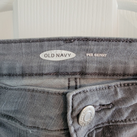 Old Navy Super Skinny Jeans - Picture 3 of 4